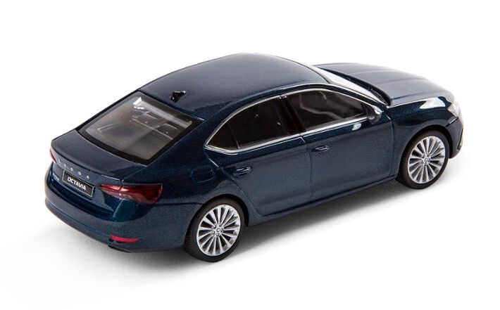 Škoda OCTAVIA IV Modellfahrzeug 1:43, lavablau