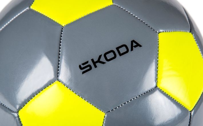 Škoda Kinderfußball, grau/mambagrün