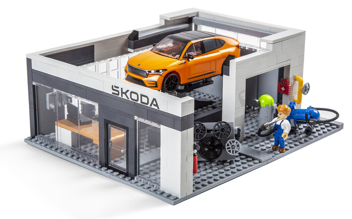 Škoda Servicestation inkl. Enyaq Coupé RS-Baukasten für Kinder